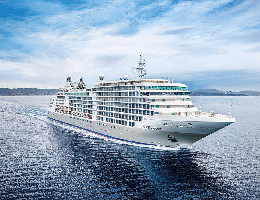 Silversea Silver Moon at sea